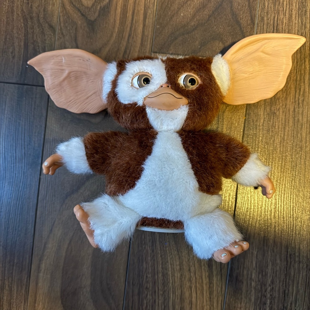 Dancing singing Gremlin toy